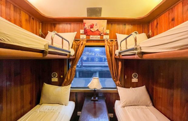 Sapaly Express train cabin